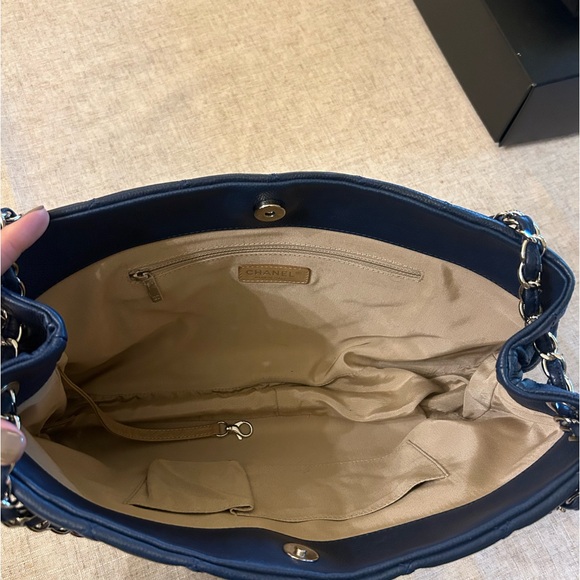 CHANEL Caviar Timeless Zip Around Tote Purse Bag W/Dust Cover, Box, Auth.Card - Picture 9 of 16